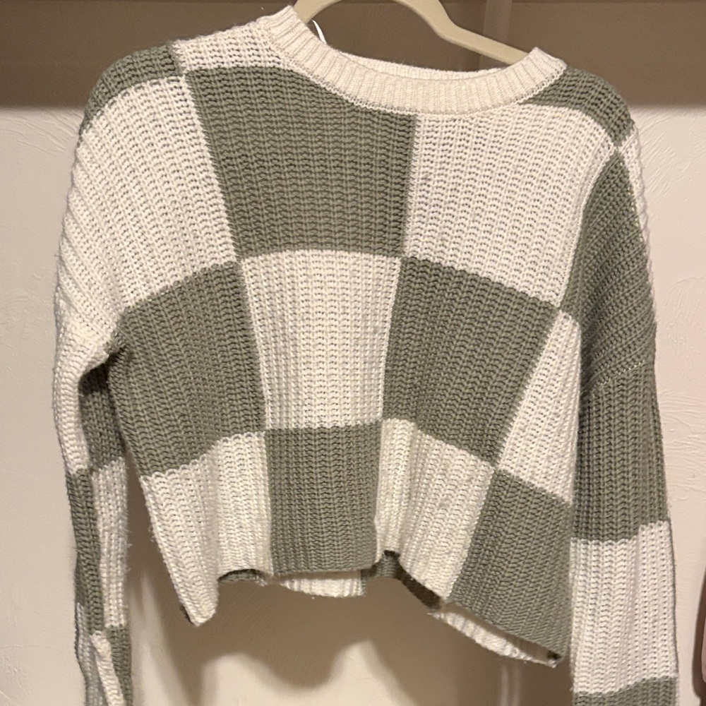 Elegant Checkered Knit Sweater - White and Gray